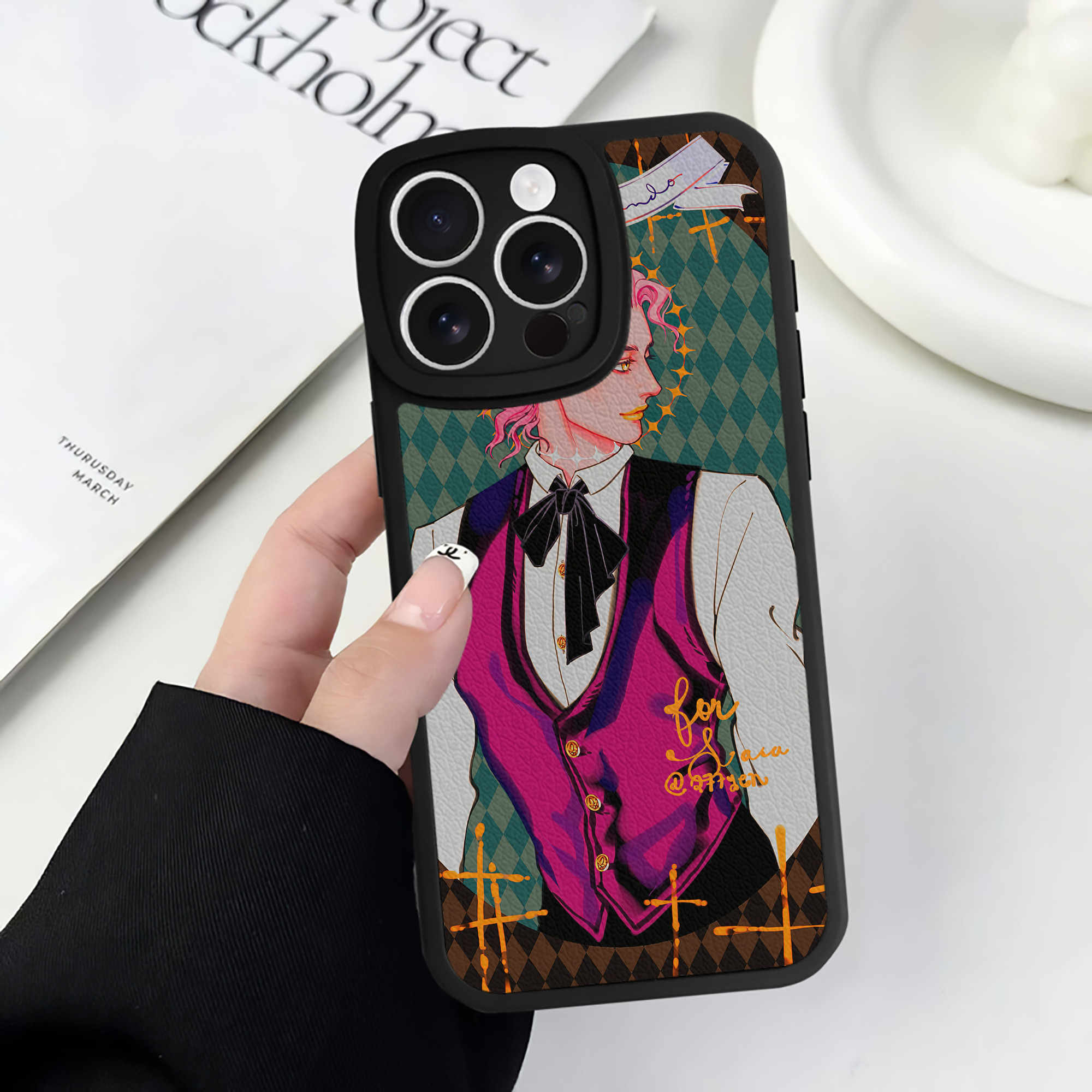 （画像用） ジョジョの奇妙な冒険 JoJo's Bizarre Adventure 【iPhone 16シリーズ対応】シリコンスマホケース（レザー調） 材質：シリコン